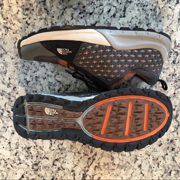 M The North Face Mountain Sneaker - Picture 7 of 8